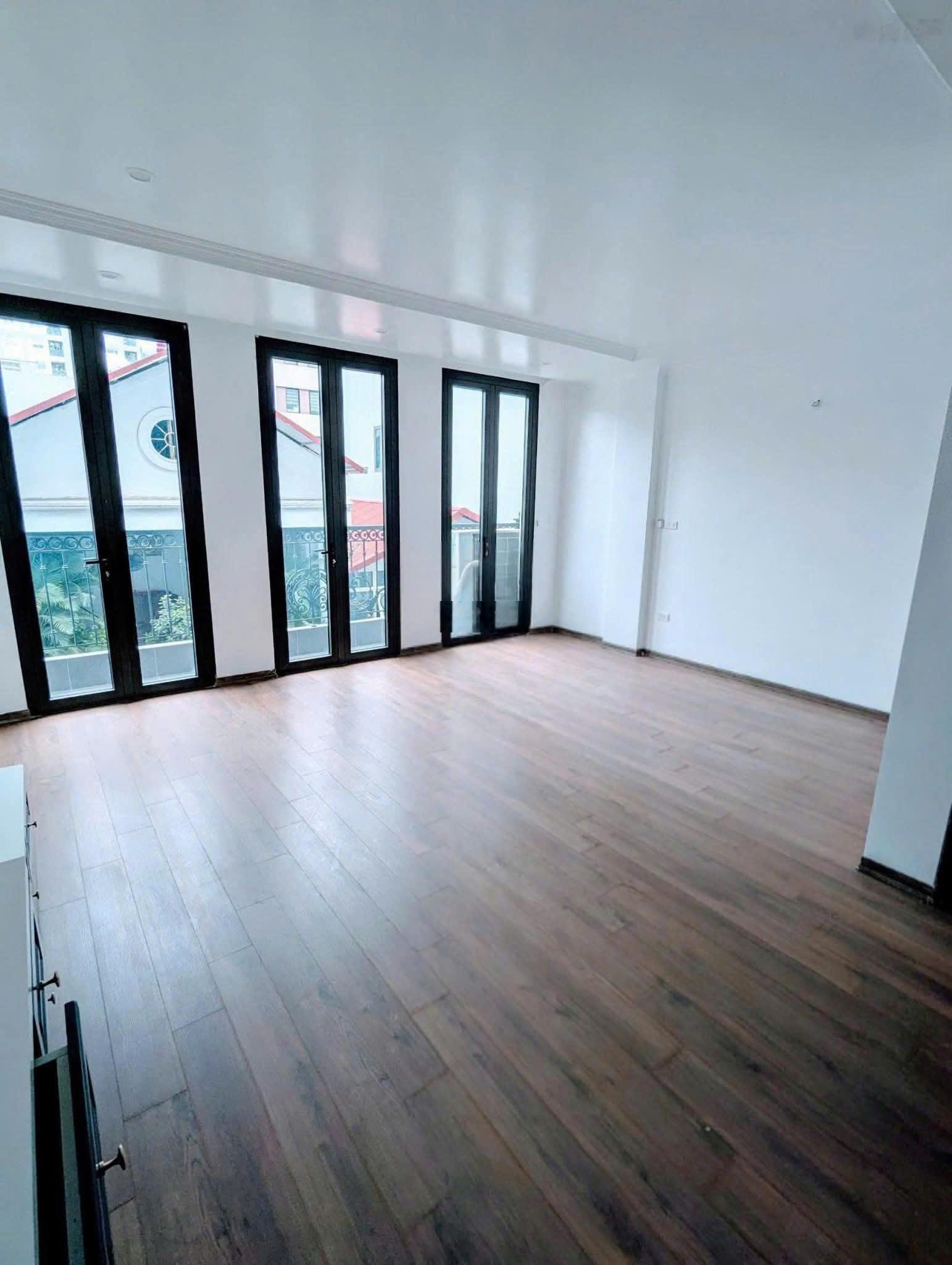 Cho Thuê Nhà Nguyên Căn 8 Tầng, Quan Nhân, Nhân Chính, Thanh Xuân, giá 56 triệu.