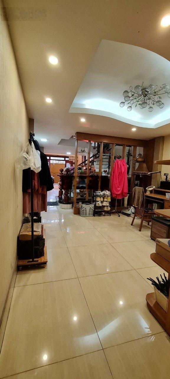 Chính chủ cần bán nhà MT K300 vị trí đẹp, DT 4 X 23m hậu 6m CN: 112m2 4 TẦNG 9pn Giá 18 tỷ TL