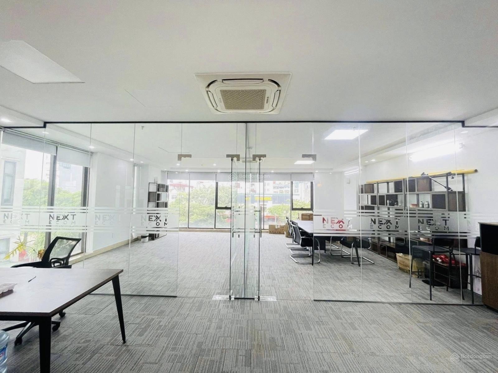 Cho thuê văn phòng trên đường Trần Huy Liệu. Diện tích 123m2, giá thuê 26 tr/th