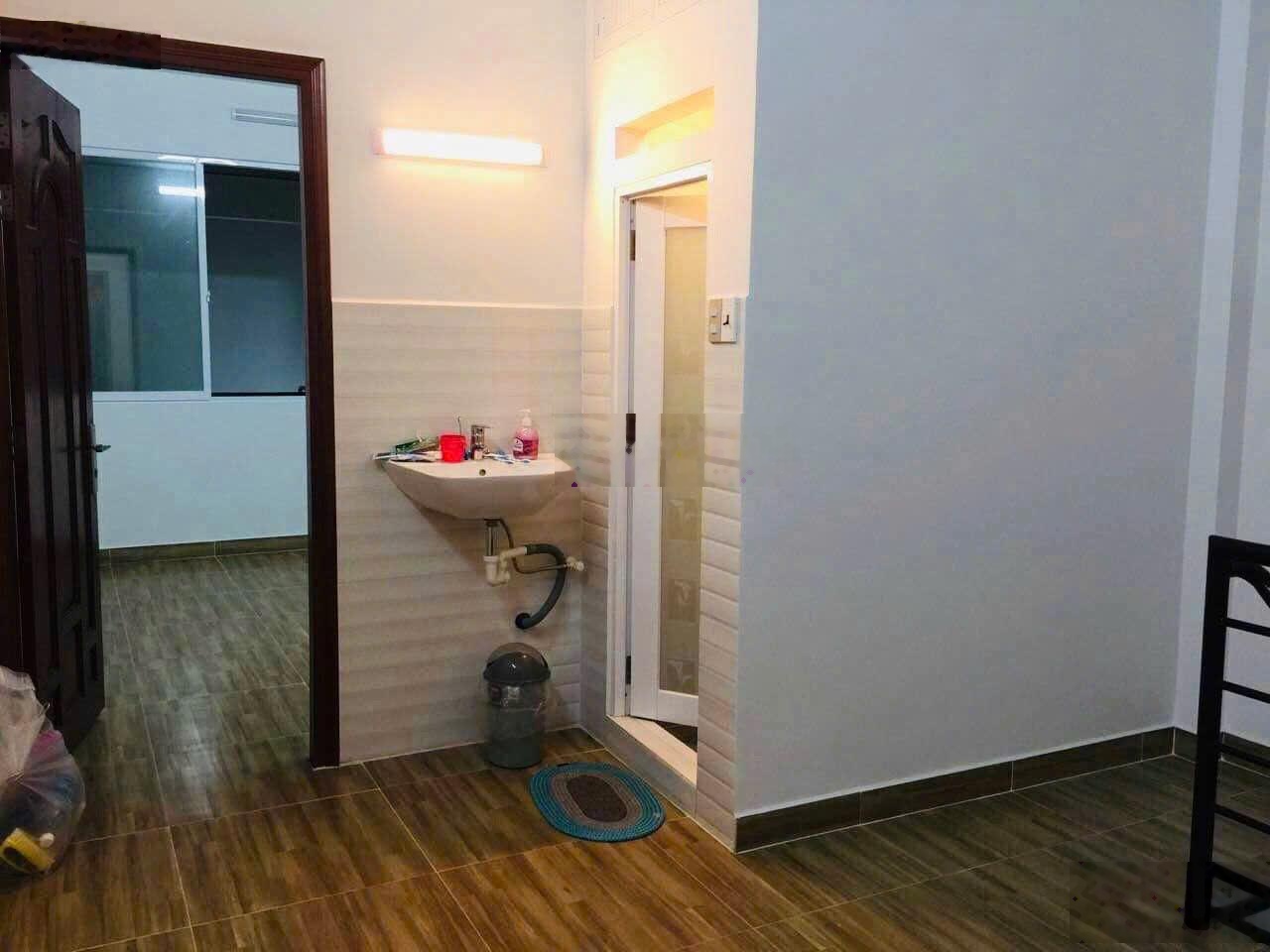 Bán nhà MTKD Đường Tây Sơn, P. Tân Quý, cấp 4, DT: 4.1x27m, giá: 9.5 tỷ TL