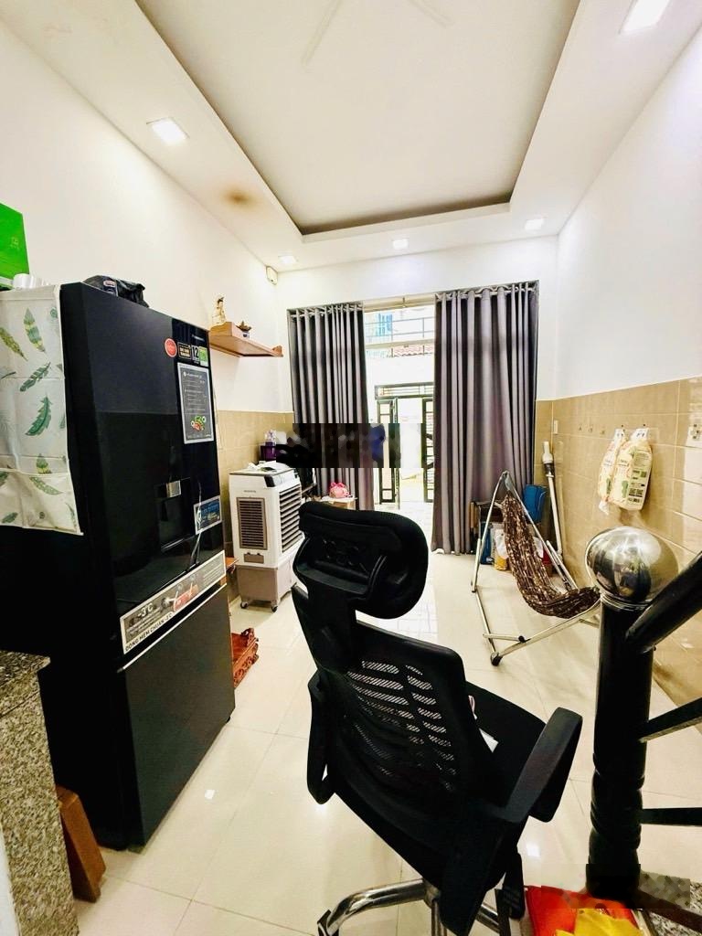 Nhà phố 2 tầng 2 mặt tiền hẻm 5m - cạnh PMH view Rivira Point - dòng tiền 15tr/tháng - chỉ 6.5 tỷ