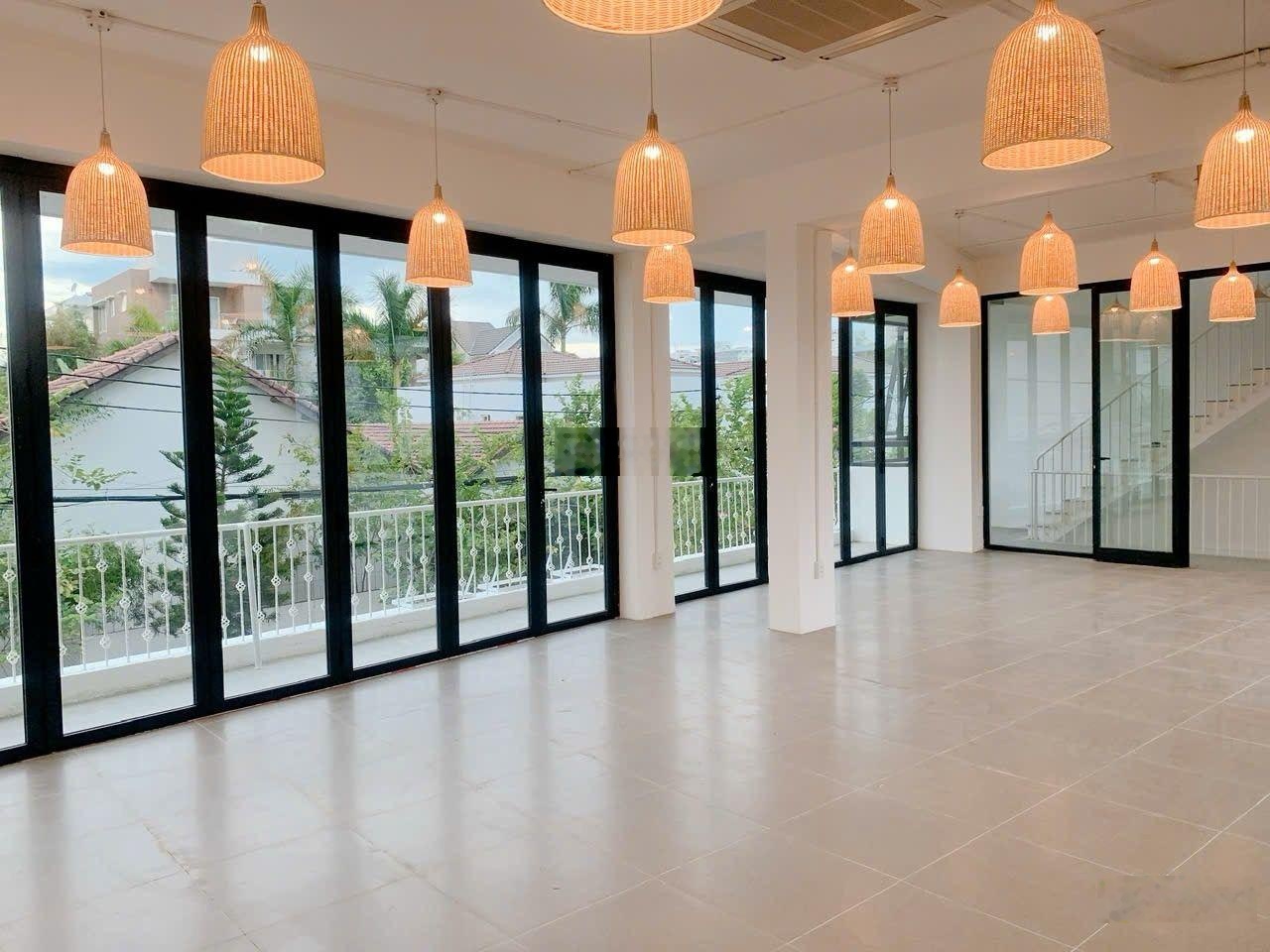 Cho thuê văn phòng khu phố tây đường Trần Văn Dư