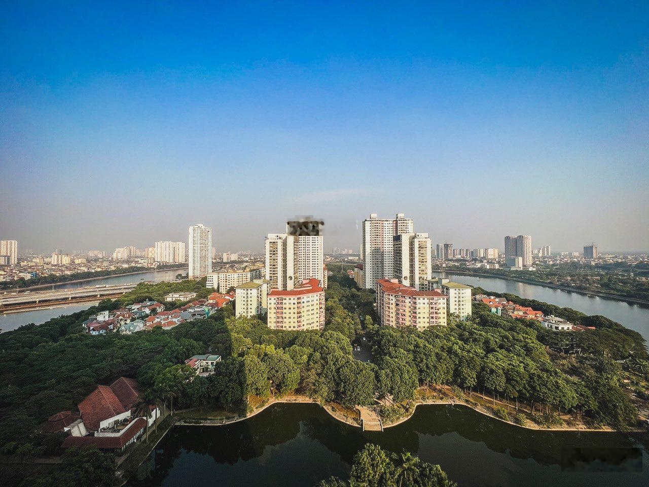 Chính chủ bán căn hộ 2pn + 2vs tại HH3B view trọn 3 hồ Linh Đàm