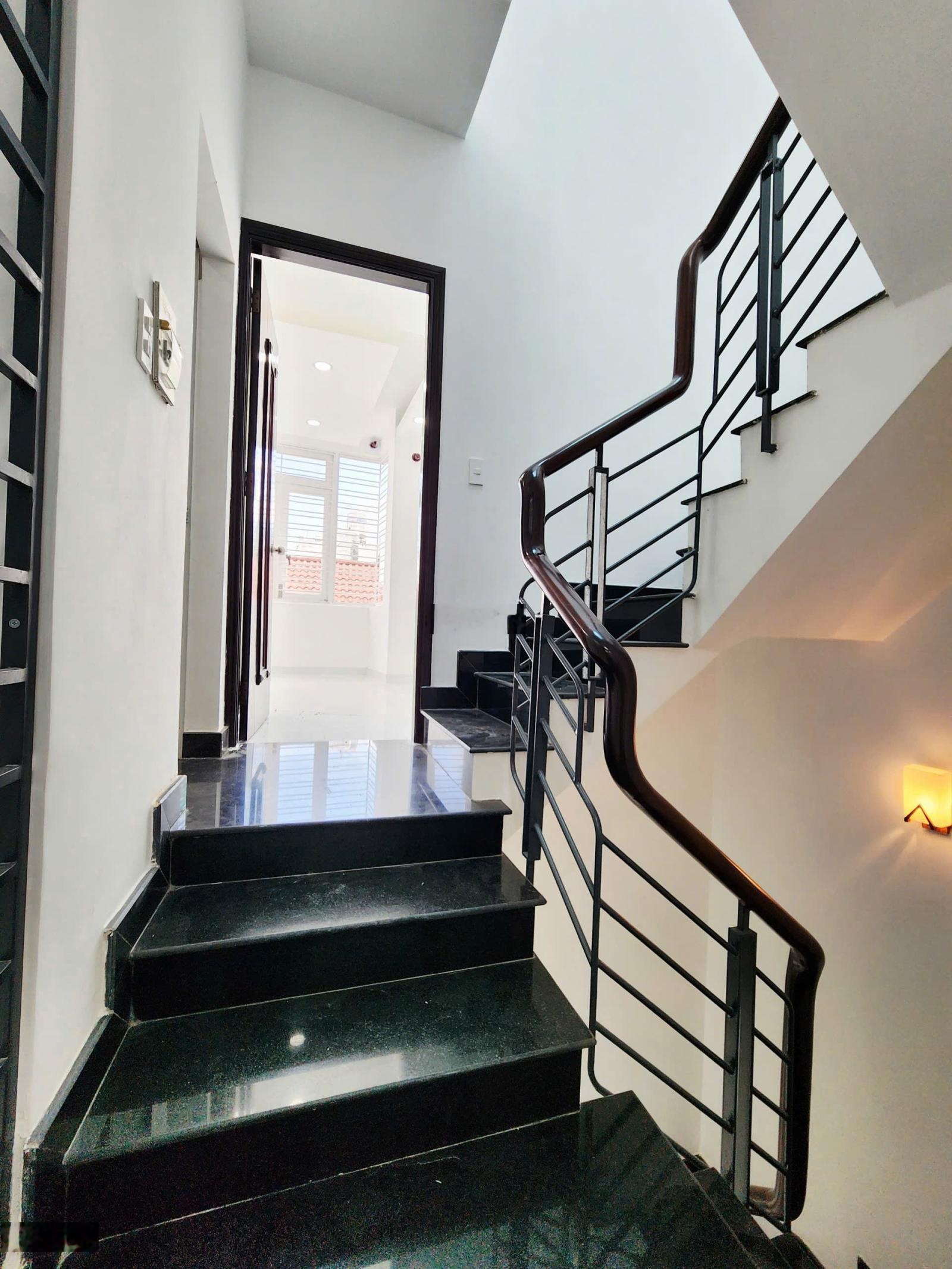 Nhà mới HXH Trần Văn Ơn, 4PN 4WC, trệt lửng 2 lầu ST, gần Aeon Tân Phú, nội thất cao cấp vào ở ngay