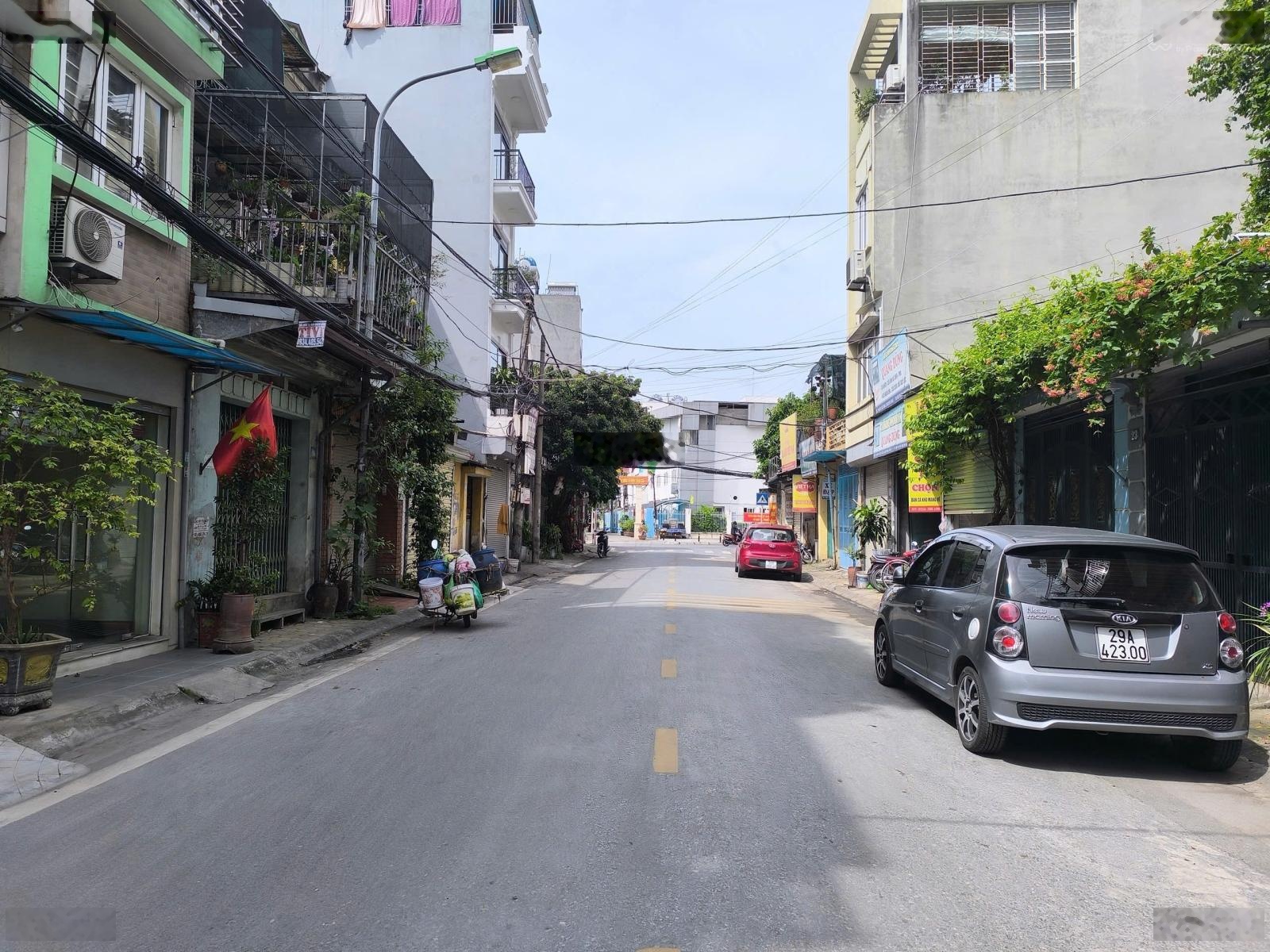 Bán nhà mặt phố Đức Giang 70m² vị trí kinh doanh cực tốt, giá 13,6 tỷ