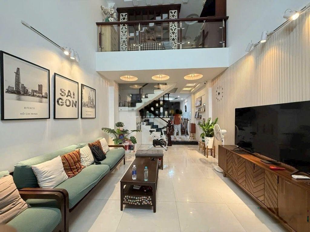 Giáp Phú Nhuận, Gần Sân Bay, V Xoay Phạm Văn Đồng, Hẻm 4,5m, ôtô vào Nhà * 64m2 *4Tầng *Hơn 11 tỷ
