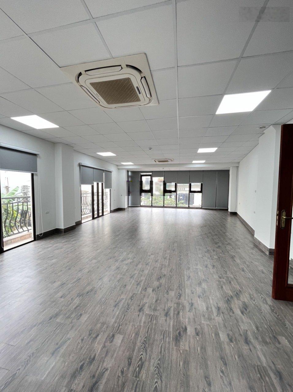 Chính chủ cần cho thuê văn phòng tại Nguyễn Xiển 60m2 giá êm chỉ 9 triệu/tháng