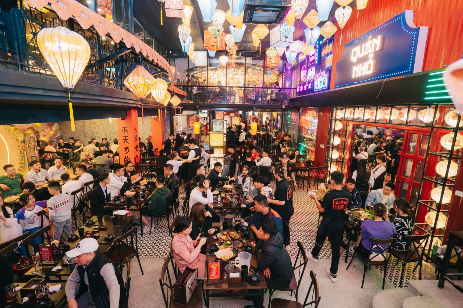 Cho thuê nhà mặt phố Trung Hòa diện tích 145m2,5 tầng có thang máy, mặt tiền 6m