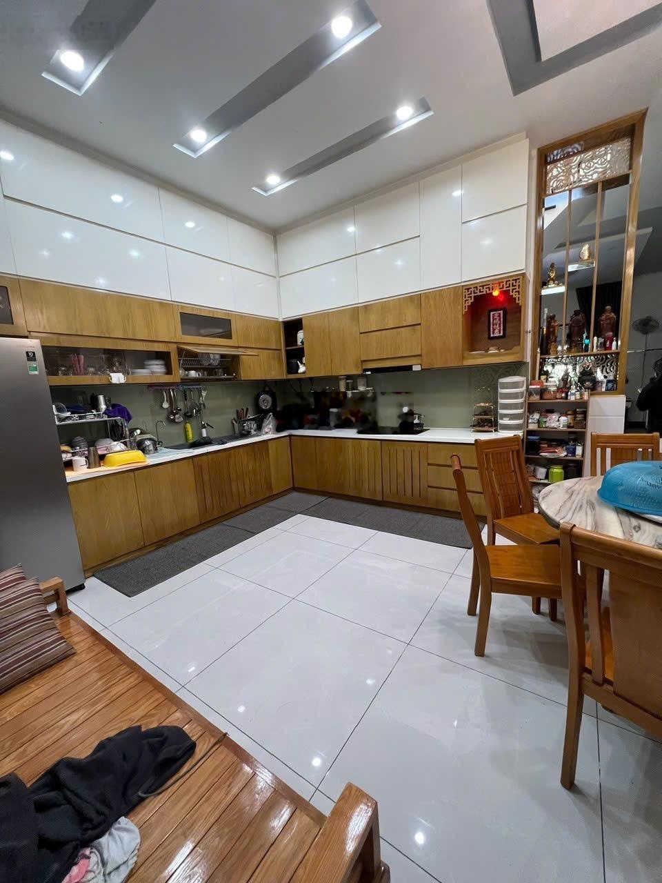 Bán nhà mặt phố tại Đào Duy Anh, 5,9 tỷ, 113m2, Chính chủ Hot!