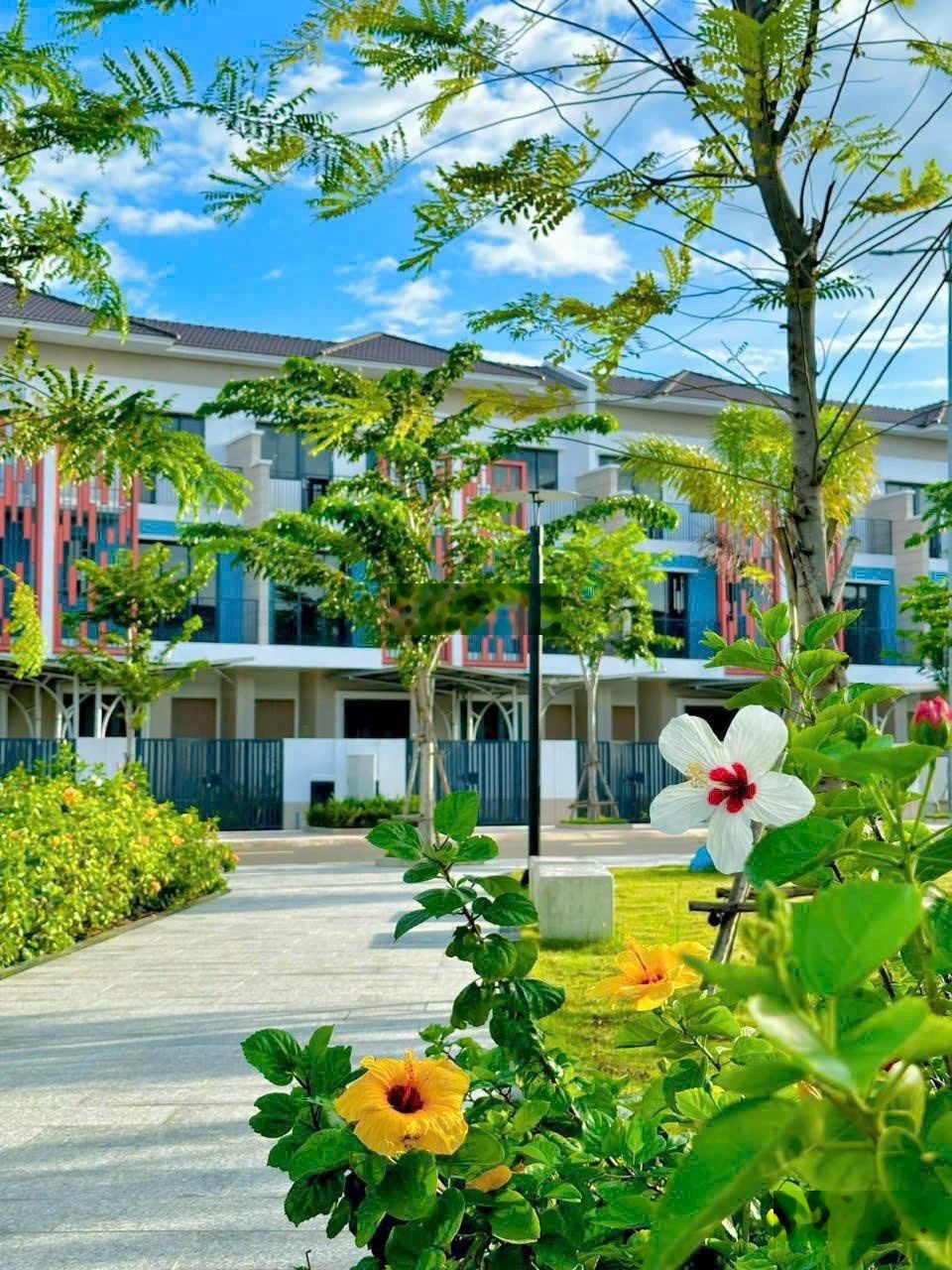 Bán nhà phố Sun Casa Central 1 trệt 1 lầu giá 2 tỷ 8 DT 5x20m