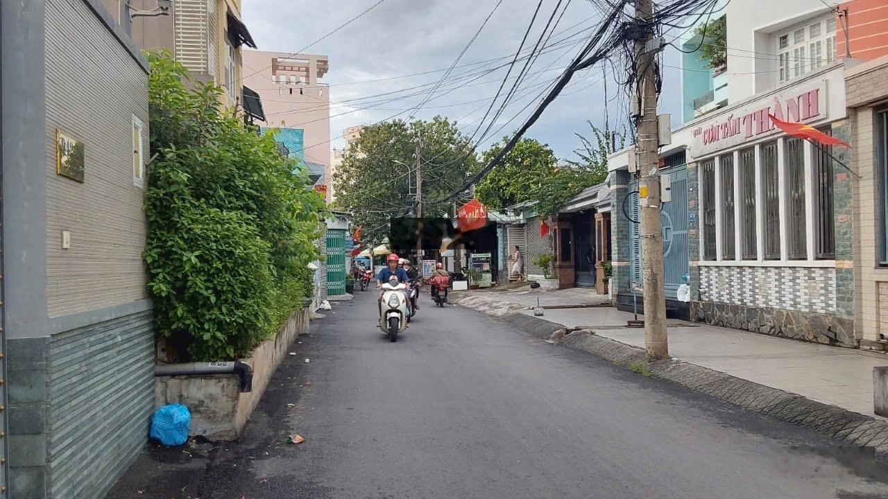 Bán gấp đất ngay chợ Thủ Đức. Giá 4.35 tỷ/52m2