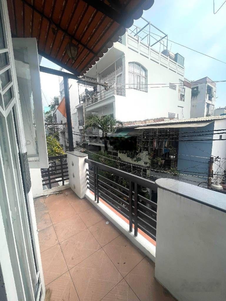 Hơn 8 tỷ hẻm xe tải Phạm Văn Hai 52m2 x 2 tầng