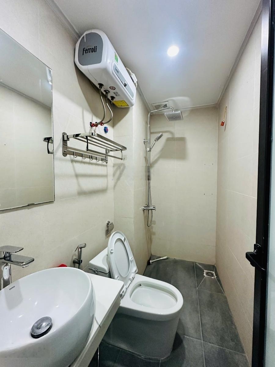 Tòa nhà Building Hồ Tùng Mậu 96m2*8T, 2 mặt ngõ 3m, thuê 180tr/th, cách ô tô 30m, nhà xây mới 28 tỷ