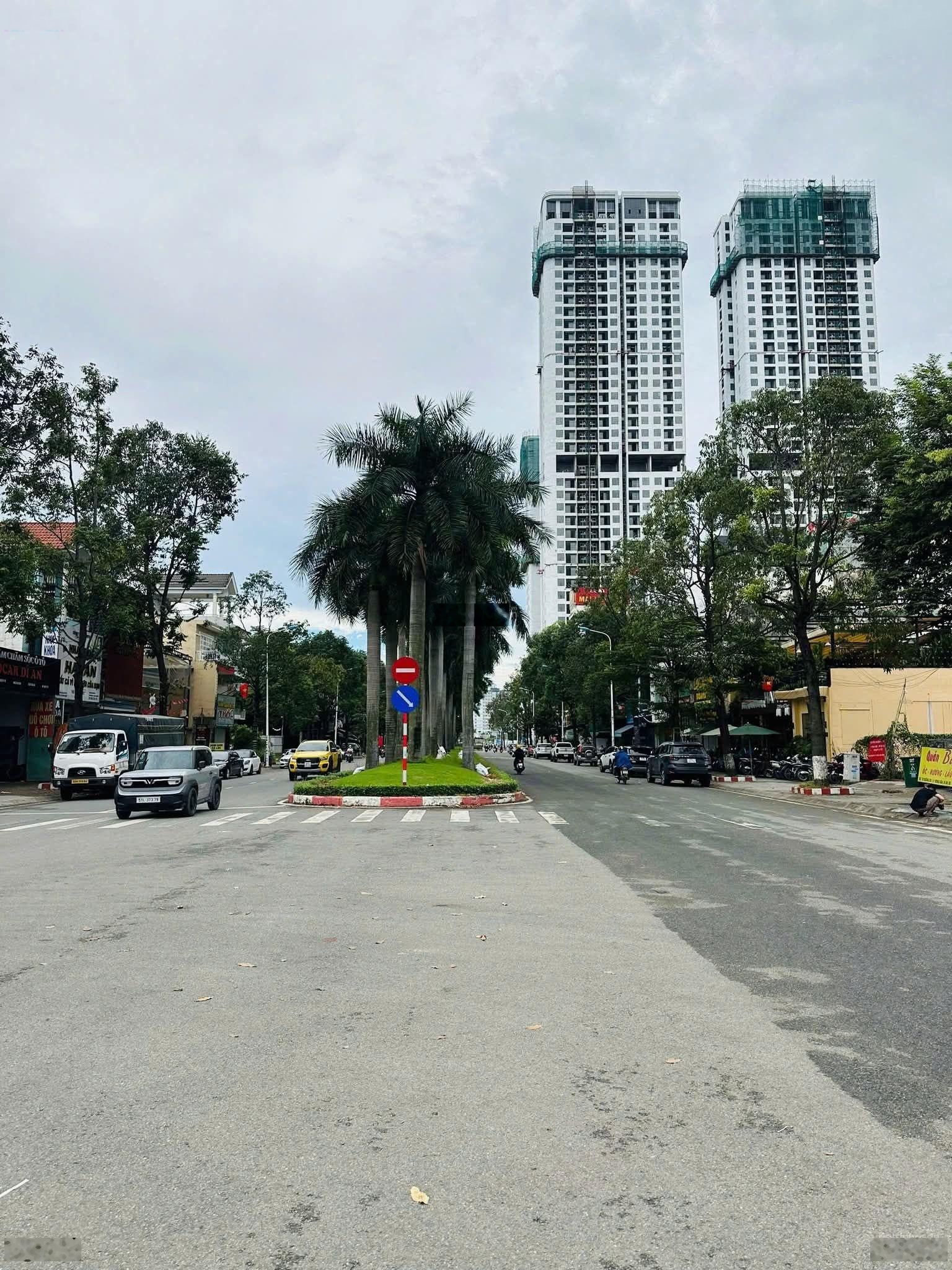 Siêu Phẩm 120m2 mặt tiền trục chính GS1 mặt tiền Go Dĩ An ngay chung cư TBS đang xây Vị trí bậc n