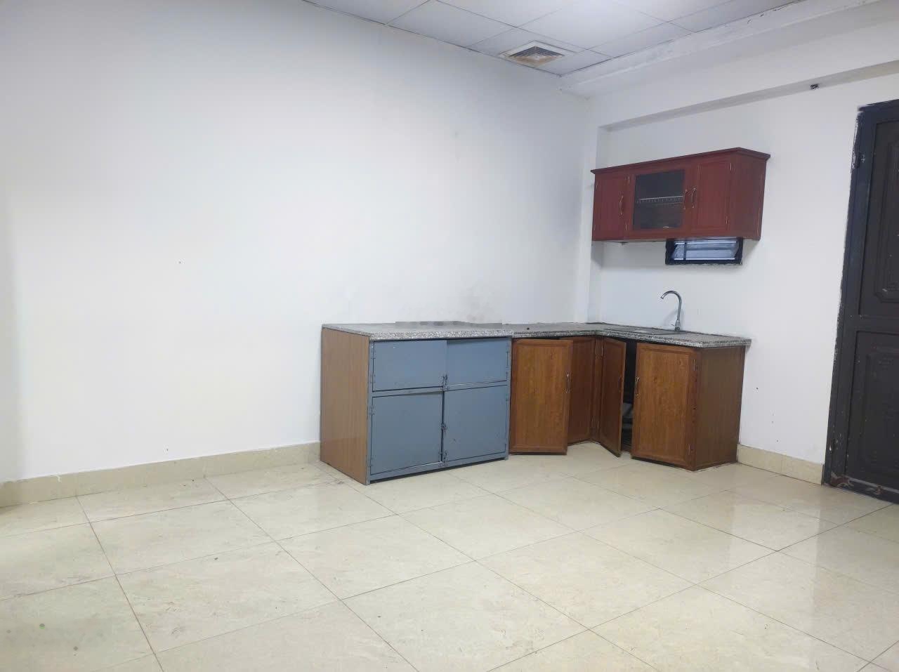 Cho thuê phòng giá rẻ, khép kín, thang máy, oto đỗ thoải mái, gần công viên Hòa Bình