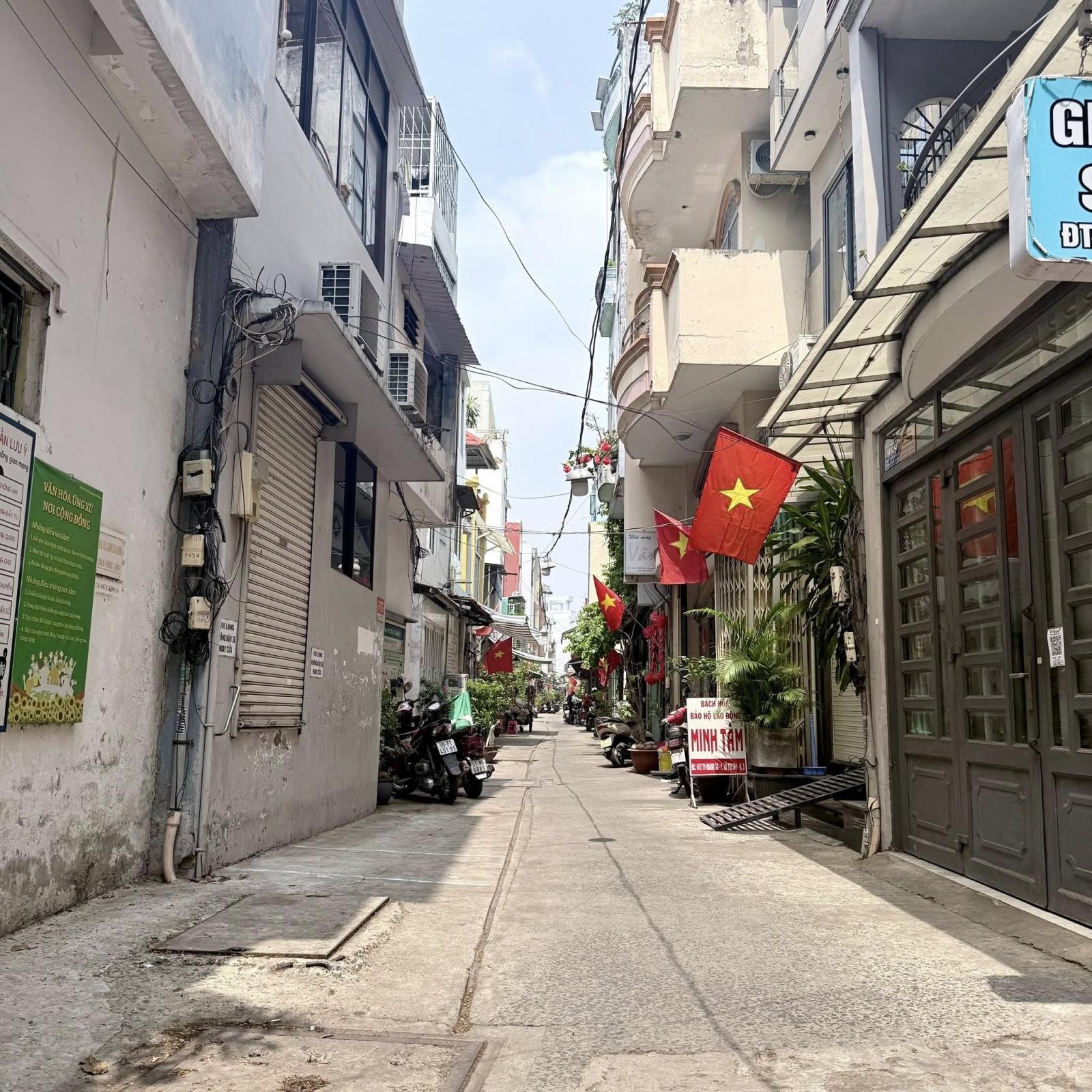 Hộ khẩu Võ Văn Tần, lõi Quận 3, vài bước sang Quận 1, 36m2, 5 tấm, giá bất ngờ.