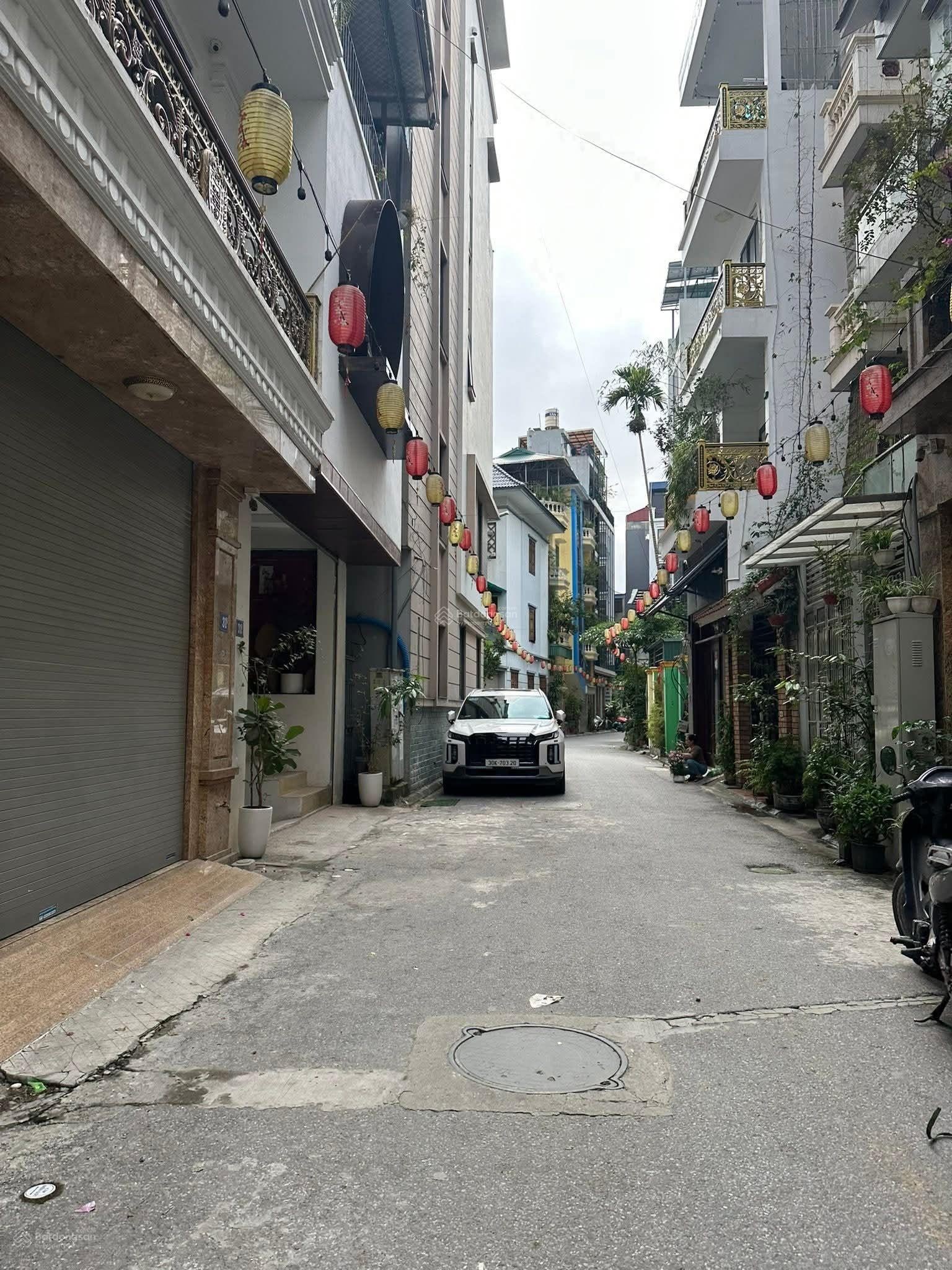 Nhà dân xây Gia Thụy đường ô tô tránh 70 m 5 tầng giá đầu tư 20 tỷ