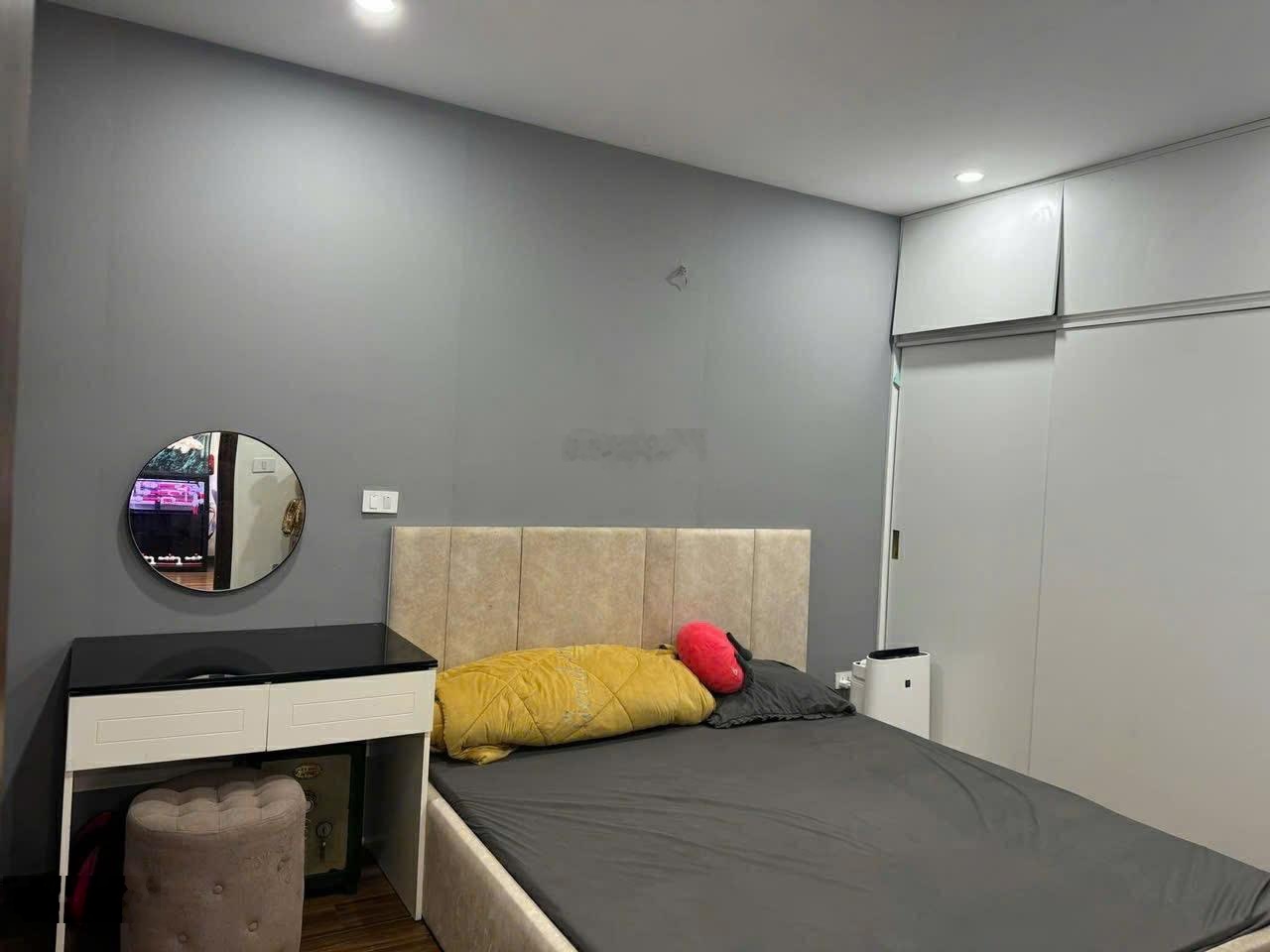 Siêu hiếm nhà 4 tầng, ô tô ngủ trong nhà gần cầu nhật tân