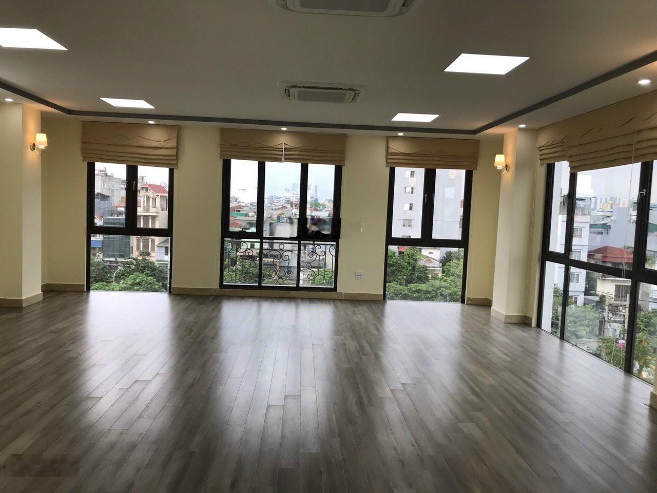 Chính chủ cho thuê sàn văn phòng phố trung hòa DT 134m nhà còn 3 sàn giá 23 triệu