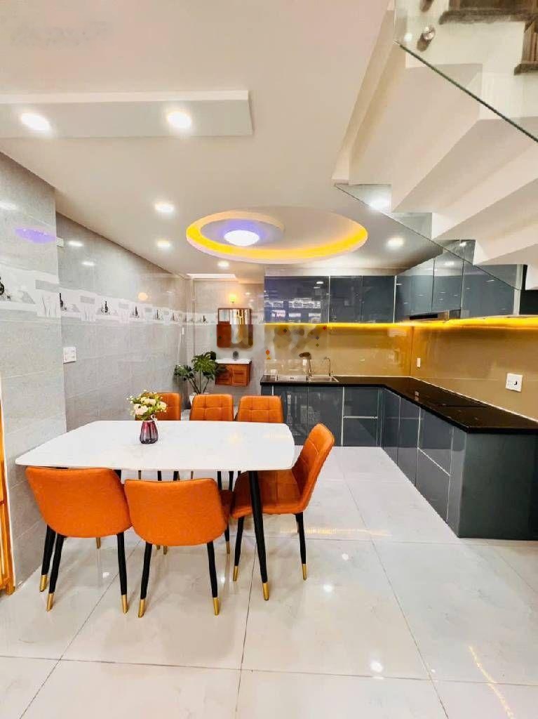 Bán Nhà Phố Mặt Tiền KD VIP 4PN, 4WC, 65m2 tại Đường Số 4, Gò Vấp, 9,6 tỷ TL view đẹp