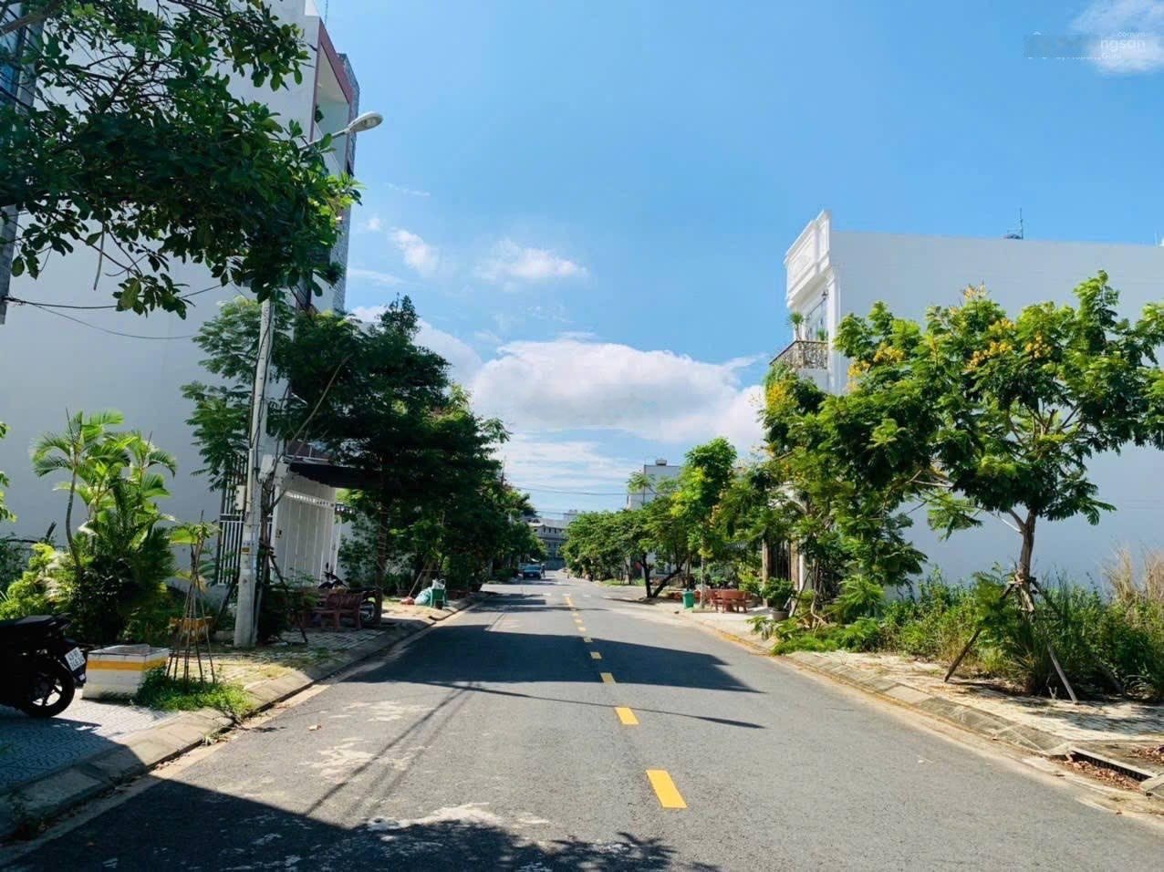 Bán lô đất 90m2 đường Hoàng Công Chất, ngay bãi tắm biển Sơn Thủy Đà Nẵng