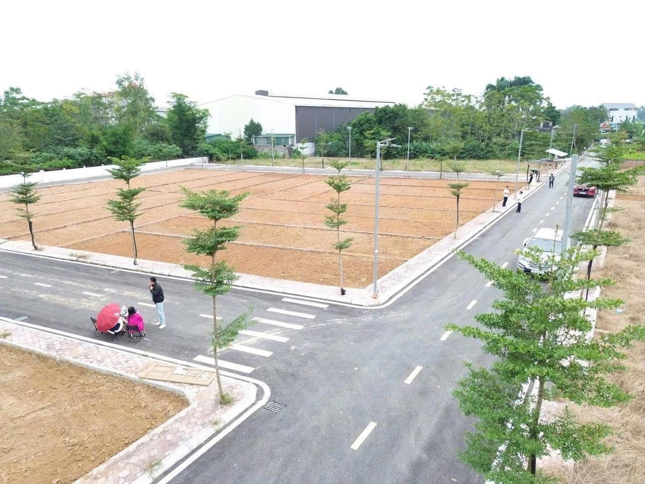 Bán đất tại mặt đường mòn Hồ Chí Minh 1,8 tỷ, 192.5m2 giá tốt uy tín