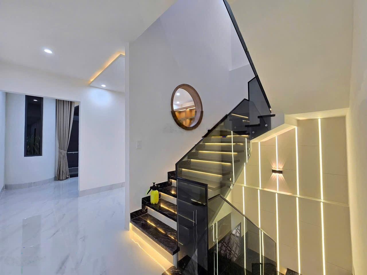 Bán nhà 3 tầng kiệt oto Tôn đản 123m2 full nội thất