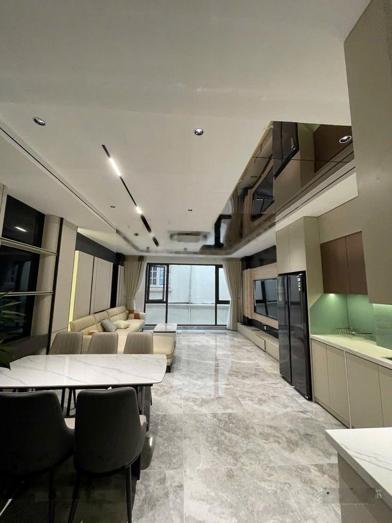 Bán nhà phố Nguyễn Văn Cừ 50m2, 16.8 tỷ, MT 5m, 6 tầng thang máy, gara ôtô, full nội thất xịn