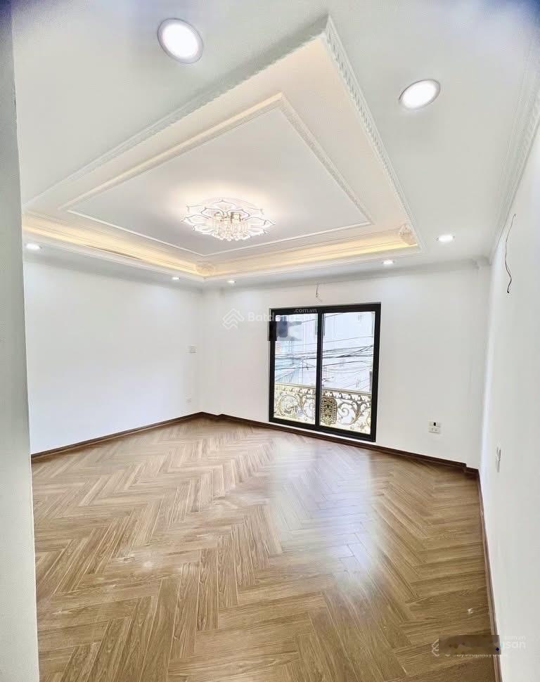 Bán nhà mới Liên Mạc 33m 5 tầng thang máy, ô tô đỗ cửa, ngõ thông tứ phía