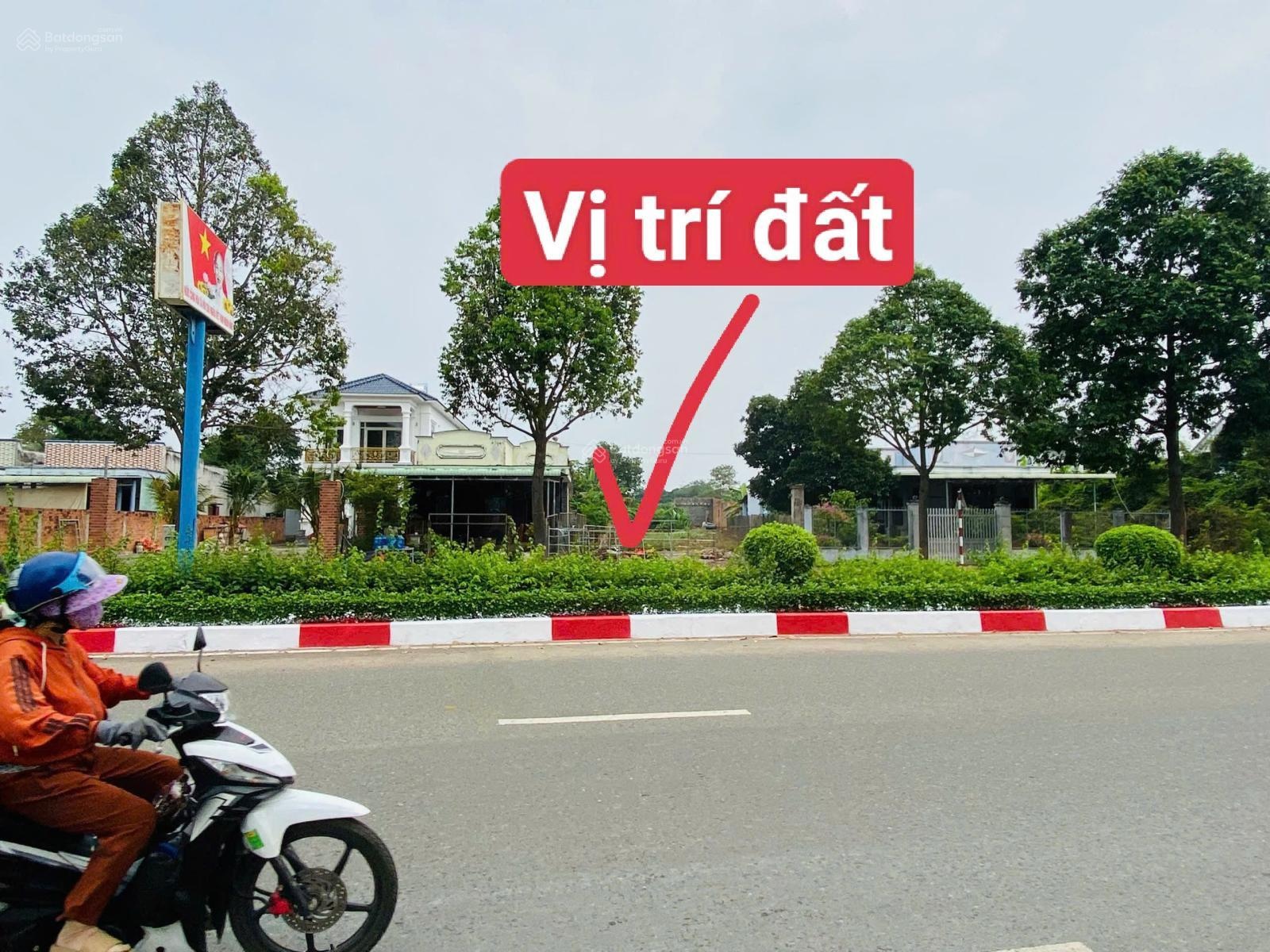 Hàng đẹp , siêu hiếm, ngay vòng xoay y tế xã Đất Đỏ , mặt tiền đường lớn Võ Thị Sáu