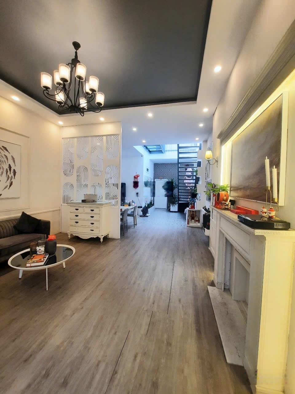 Bán nhà 1 tầng 1 tum mặt tiền Lê Cảnh Tuân - 118m2 vào ở ngay giá 11,2 tỷ