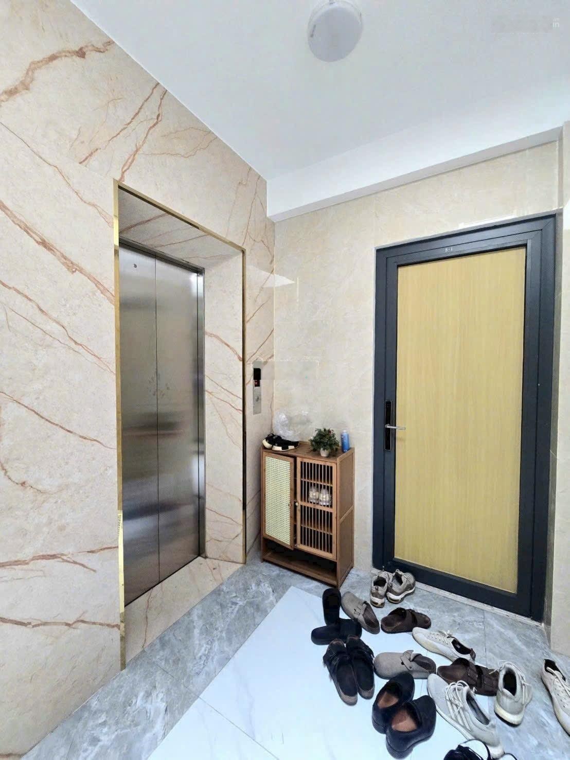 Hạ Mạnh gấp bán chdv xây mới Dương Quảng Hàm Gò Vấp, Tháng Máy, 7 tầng Hầm