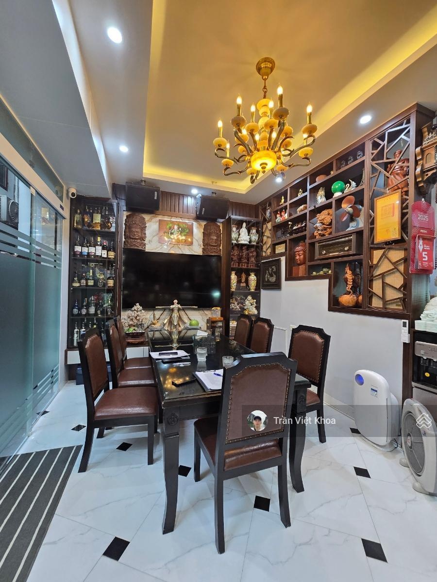 Chuyển nơi làm việc bán nhà 5 tầng 36m hơn 8 tỷ - 30m ra phố phan đình giót - 50m cấp 2 văn khê
