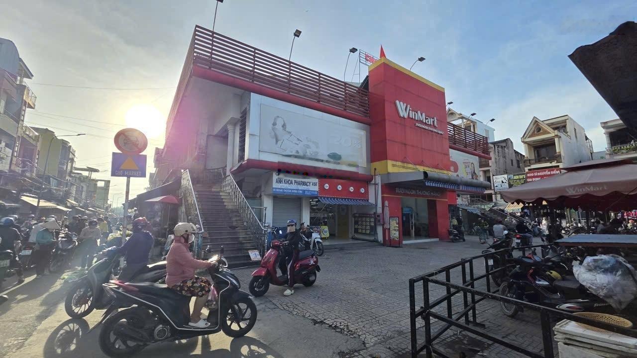 Bán nhà cấp 4 (6x35 ) mặt tiền đường nguyễn thái học chợ Dĩ An kinh doanh buôn bán
