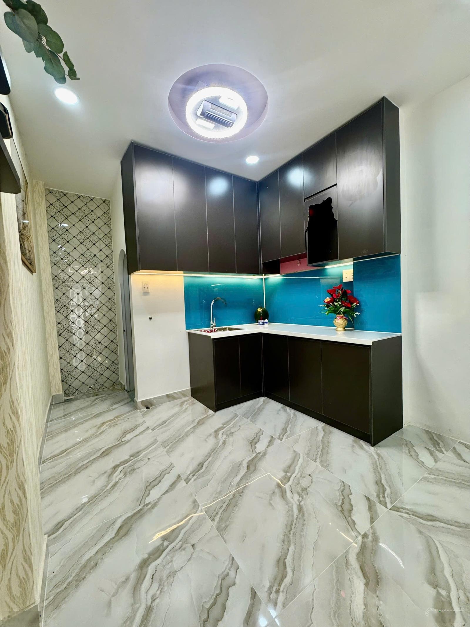 Bán nhà Dạ Nam P2 Quận 8, 30m2 1 trệt 1 lầu mới đẹp, sát mặt tiền, giá 5.38 tỷ