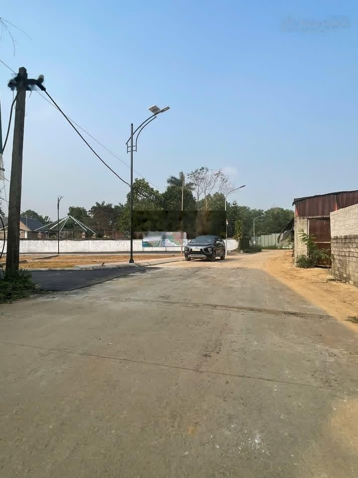 Bán Đất 100m2 thôn 6 Xã Phú Cát, DT 100m2 MT5m sẵn sổ sang tên 0977514027