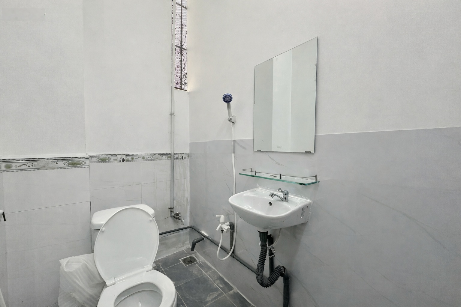 Bán nhà góc 2 mặt hẻm đang khai thác chdv thu nhập 50tr/tháng