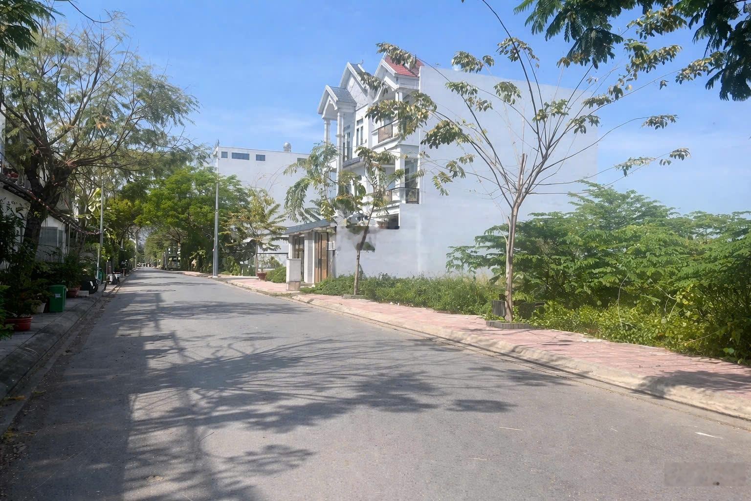 Lô Đất khu phân lô giáp khu dân cư Hà Đô, Đường Lê Thị Riêng, Q12, 5x20m, Đường 8m, 5.x Tỷ