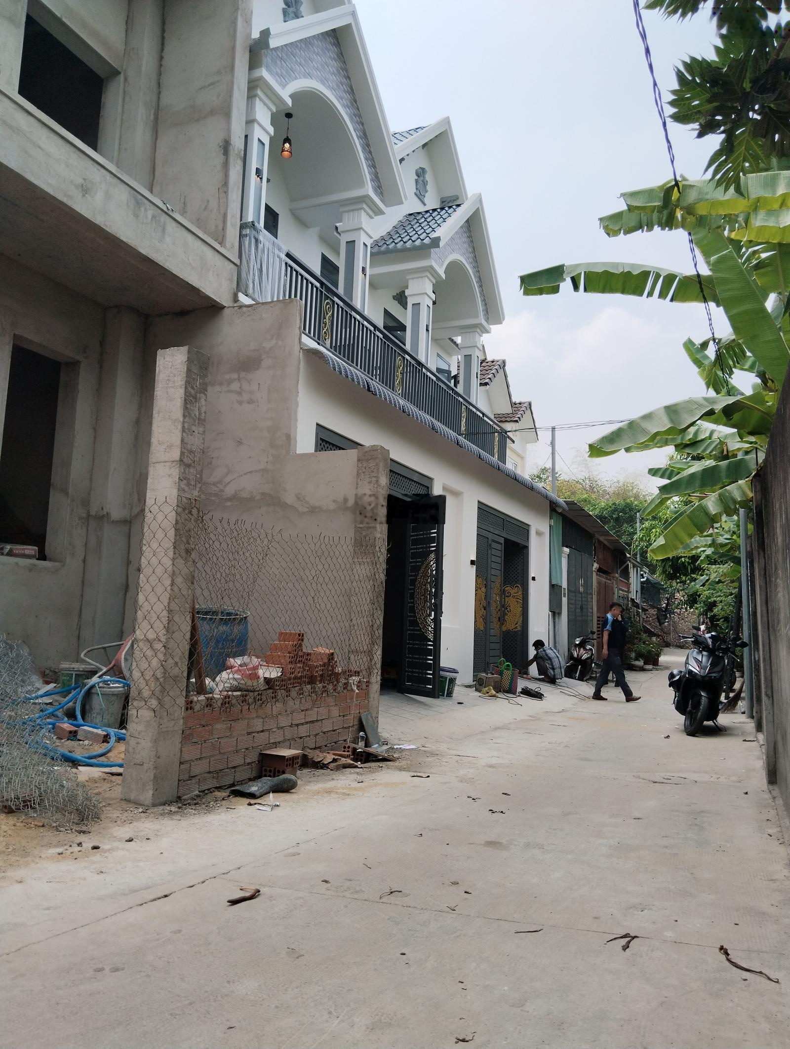 Chỉ 3ty25 _ Nhà Lầu Trệt ngang 5m mới hoàn thiện 3PN 2WC gần Co.op Mart Thủ Dầu Một