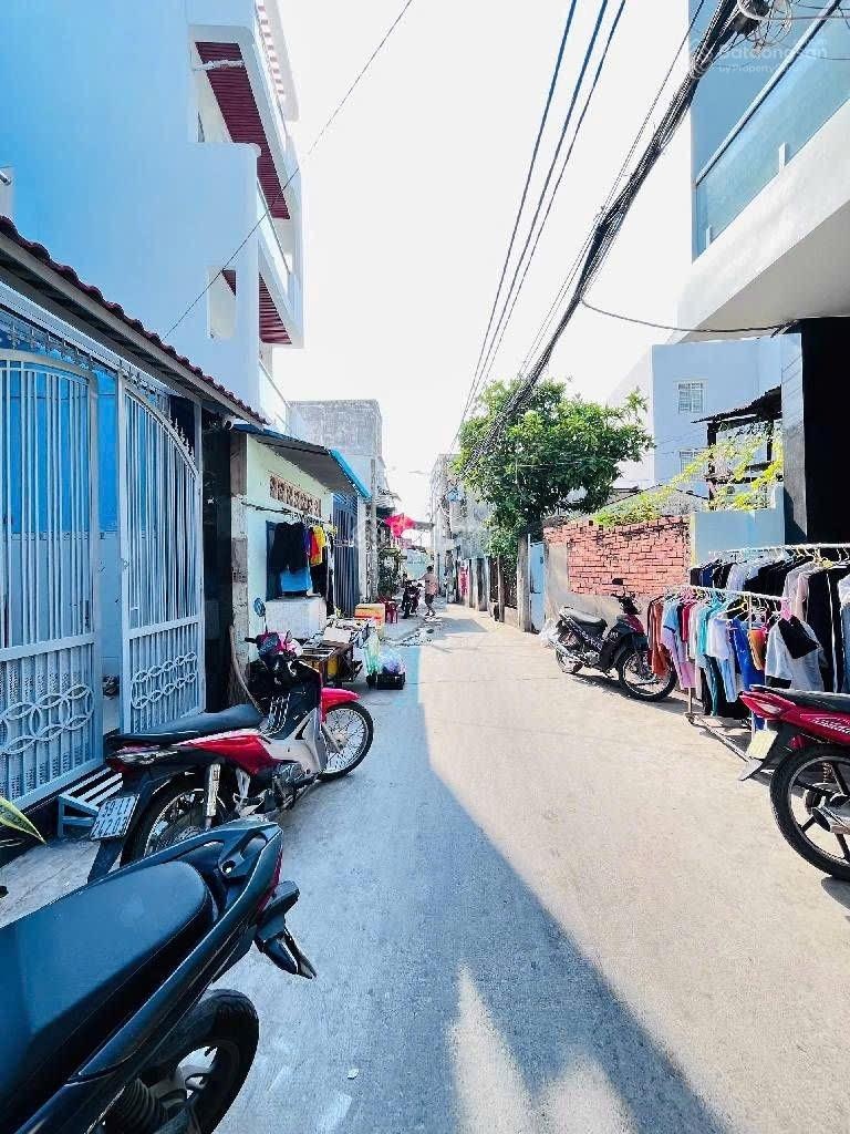 Bán NR đẹp xuất sắc tại Hoài Thanh, 3,48 tỷ, 27m2, 2PN, cách mặt tiền 20m, Quận 8