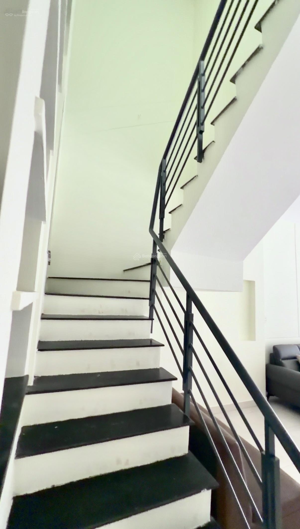 Nhà hẻm kinh doanh - 1 lầu (4 x 18) ngay ngã tư gò mây - chợ hồ văn long - đường 8m.