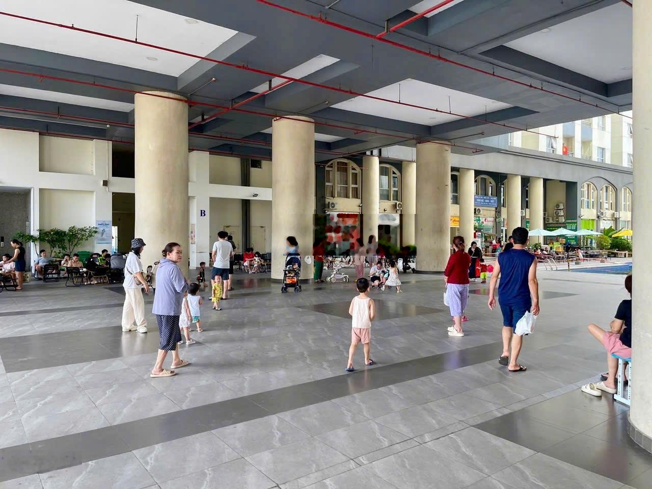 Cần cho thuê căn 2PN có 2 máy lạnh+rèm giá 7tr/th Dream Home Palace Q8