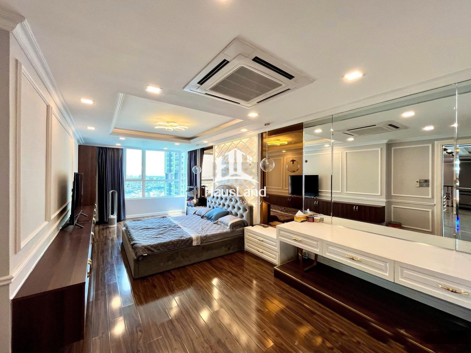 [BÁN] Duplex 5 phòng ngủ - sân vườn siêu hiếm tại Vista Verde