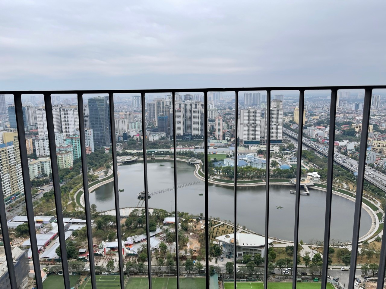 Nhà đẹp như ảnh, căn Studio view hồ cực chất tại Vinhomes D'capitale giá 13tr/tháng