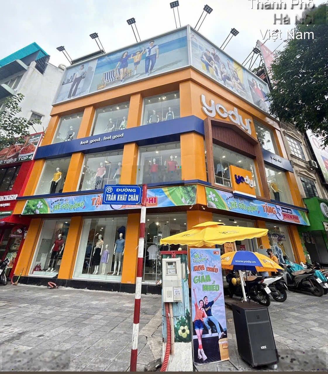 Cho Thuê MB Phó Đức Chính - Ba Đình - DT 1,100m2 - 1 tầng , Kinh Doanh Nhà Hàng 0912768428