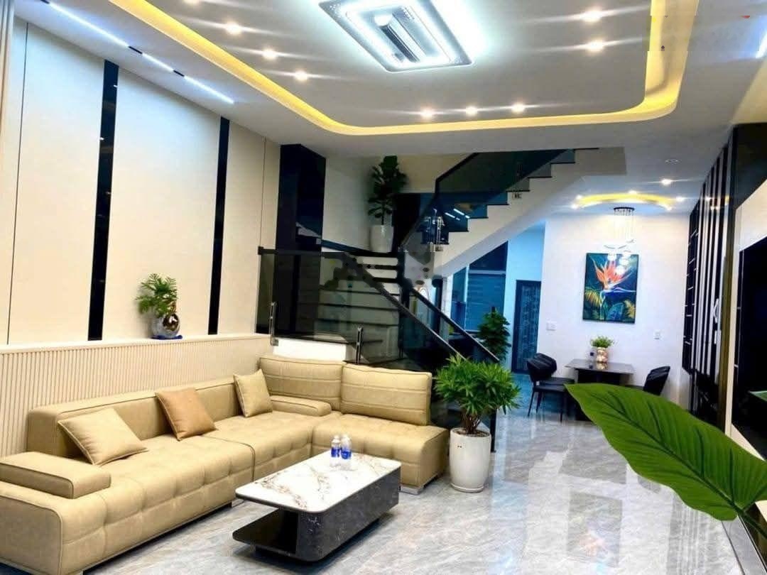 MT 5m - 70m2 - nhà 4 tầng mới - trung tâm Hoà Cường