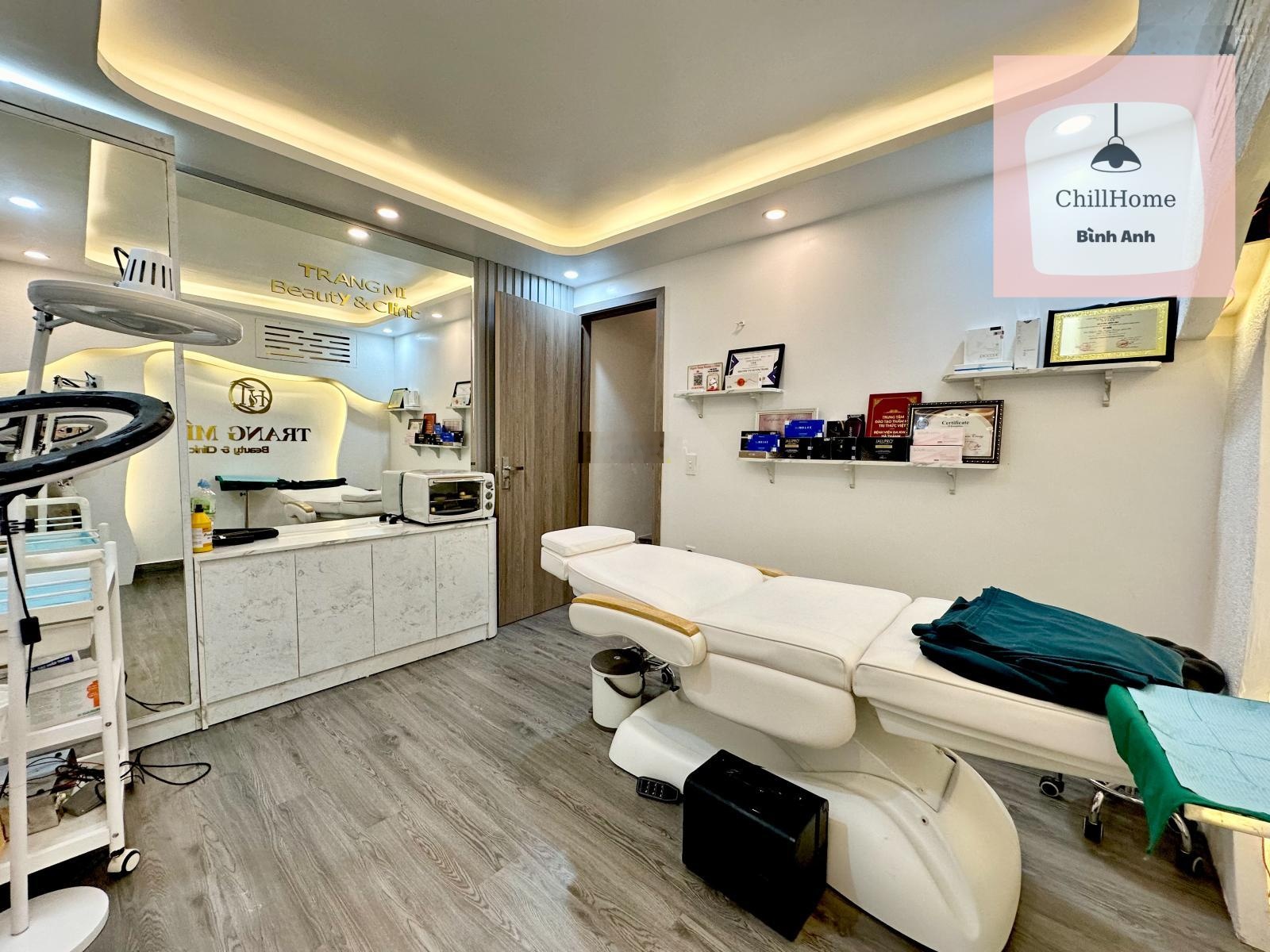 Nhà sân cổng cực xinh, mặt ngõ rất nông phố Nguyễn Công Hoà - Trần Nguyên Hãn