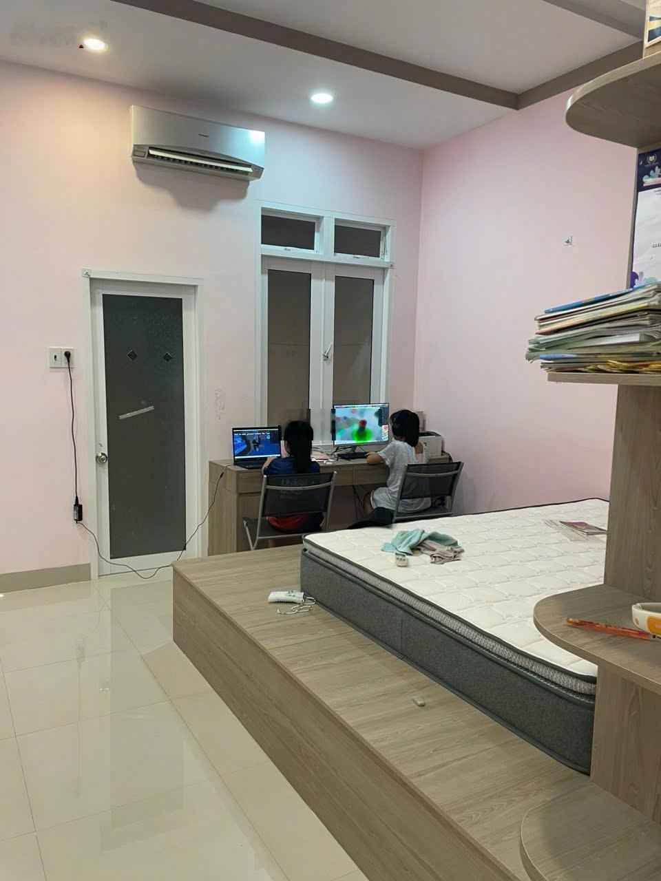 Nhà 3 tầng mặt tiền lý thái tổ gần biển khu kinh doanh sầm uất