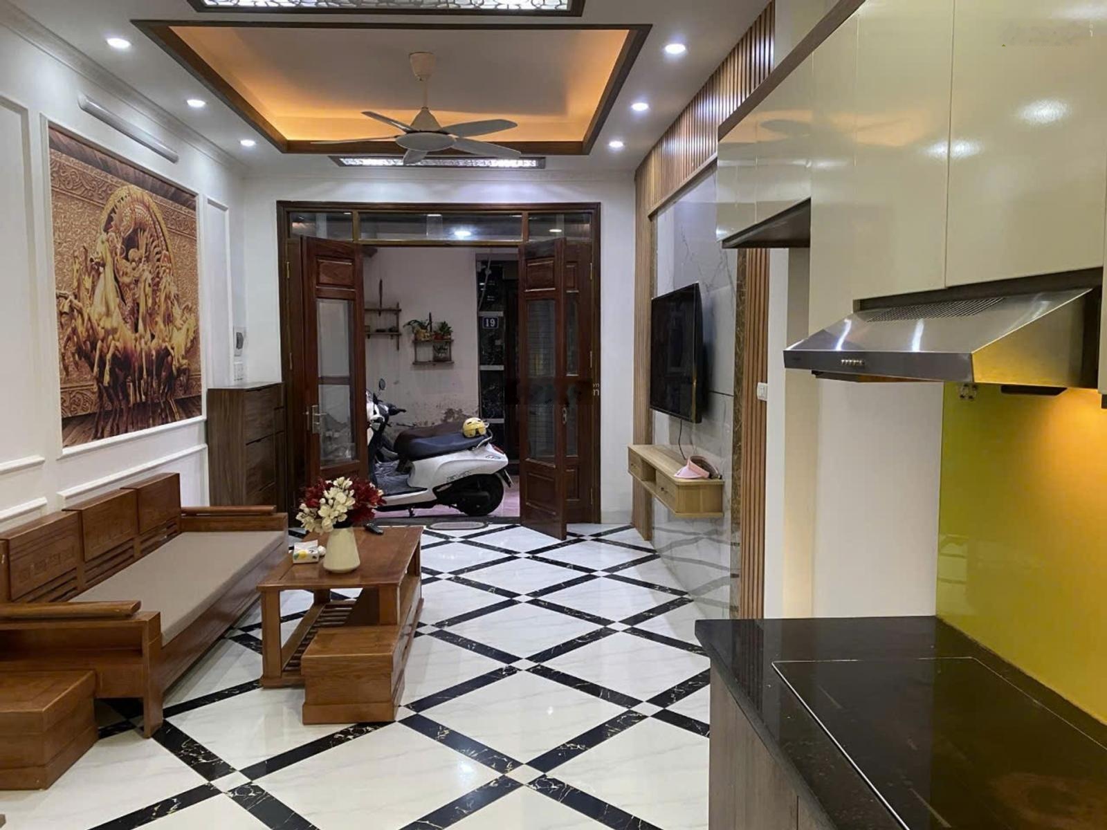 An Dương Vương khu vực trong phố, 6.98 tỷ vớ 30m², 5 Tầng, Mặt tiền 3.4m. SĐCC.