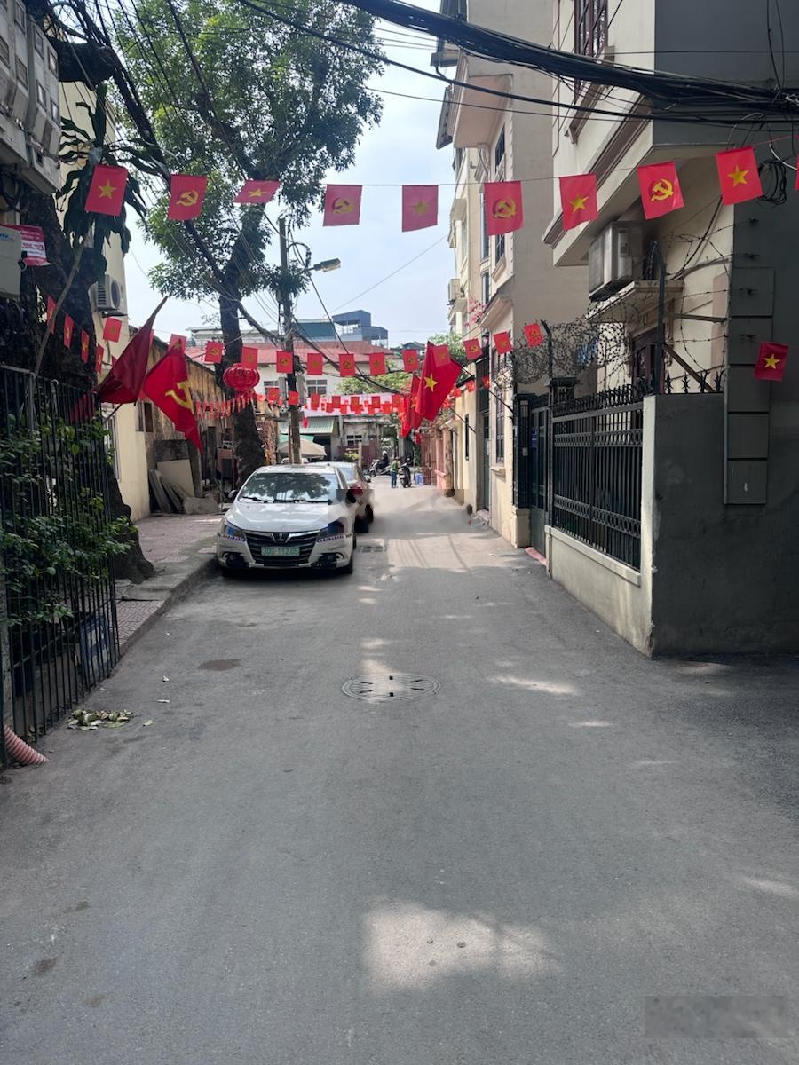 CÓ 102! Chính chủ bán đất - 46m2, mt 4.2m - Ngõ thông, phân lô, ôtô tránh. Lạc Long Quân, 13 tỷ hơn